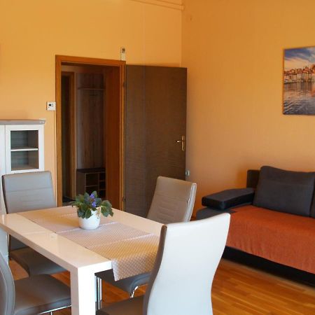 Apartments Frank Ровинь Экстерьер фото